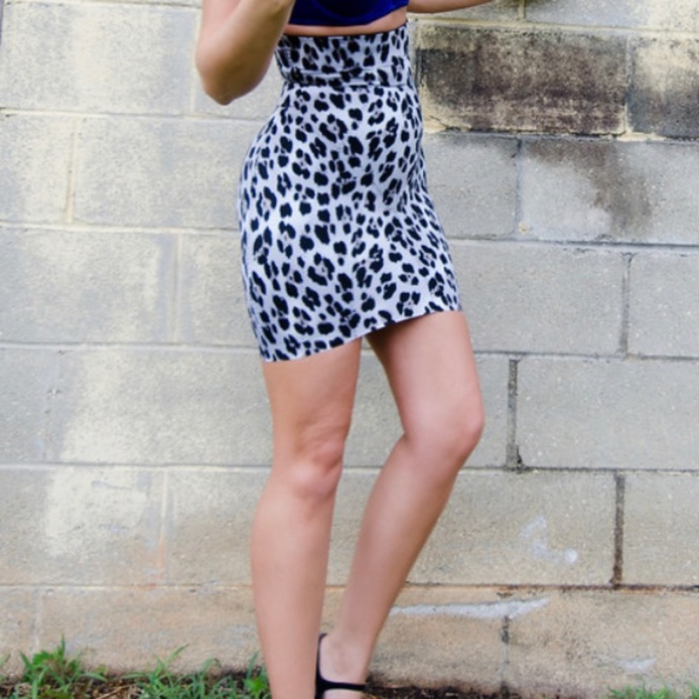 Victoria's Secret MiniSkirt Shaper, Size Small